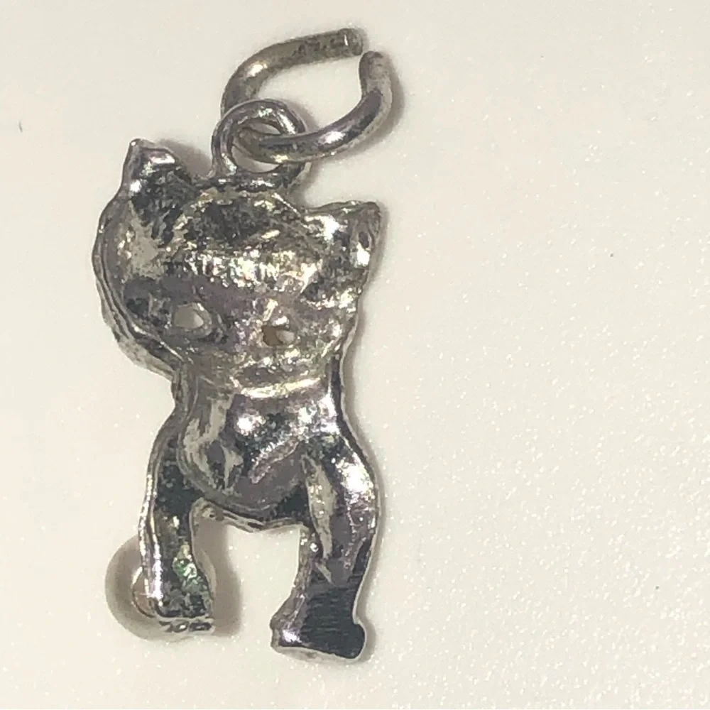 Vtg Sterling Silver Kitten & Ball Mini Charm / Pendant - Picture 2 of 2